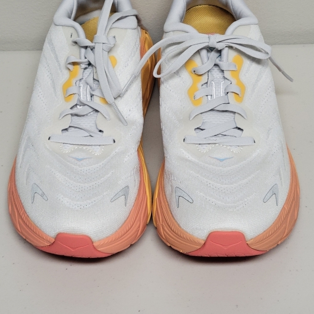 Hoka One One Arahi Nimbus Nube/ Blanco 9.5B. - Picture 8 of 11